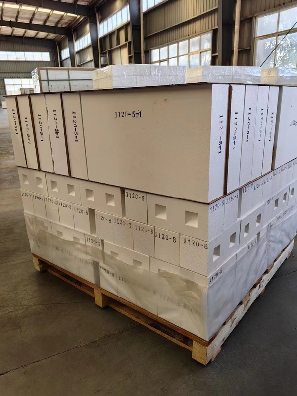 Hohe Reinheit 99% hohe Aluminiumoxidziegel für Raffinationsöfen in der petrochemischen Industrie