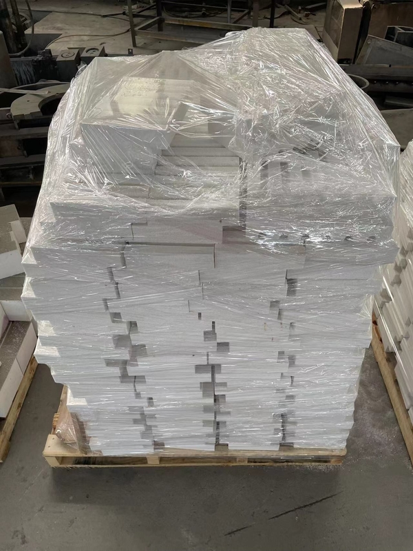 Hochreine zylindrische, kegelförmige Al2O3 Keramik-Korund-Alumina-Kriegel für Labor-Kriegel zum Schmelzen