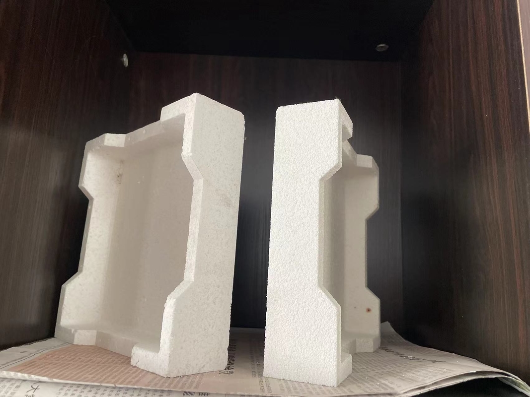 Hochreine zylindrische, kegelförmige Al2O3 Keramik-Korund-Alumina-Kriegel für Labor-Kriegel zum Schmelzen