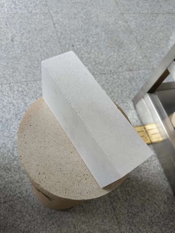 Mullite Ziegel K23 K26 Jm 23 Jm 26 Isolierziegel Leichtgewicht Feuerziegel für den Ofen